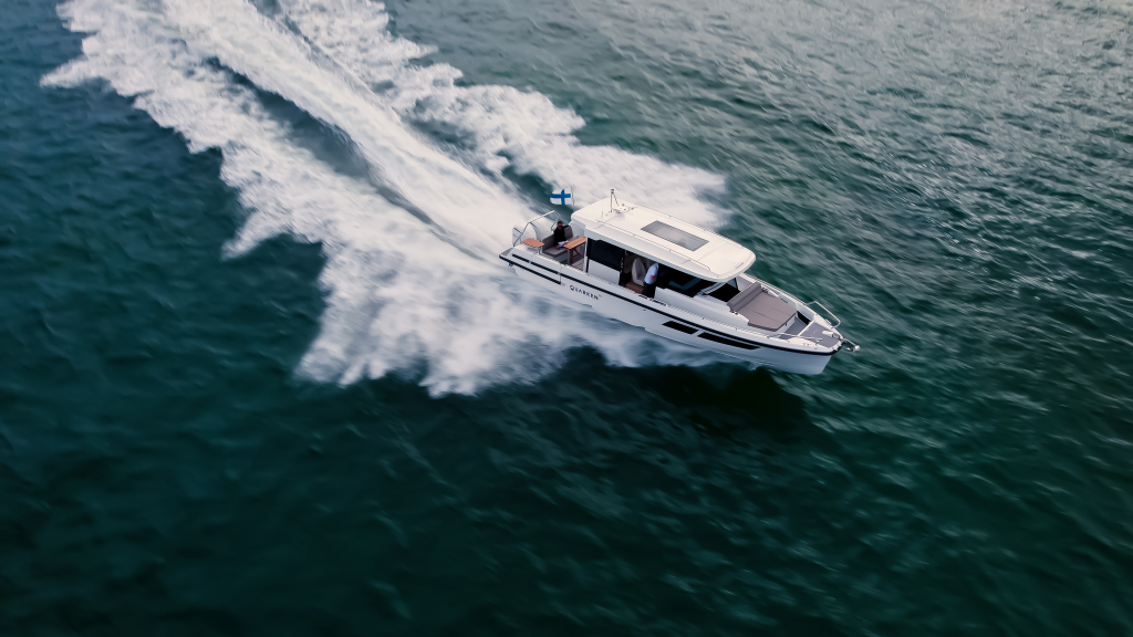 Quarken 35 Cabin + 2xF300 Yamaha — foto 14 van 65