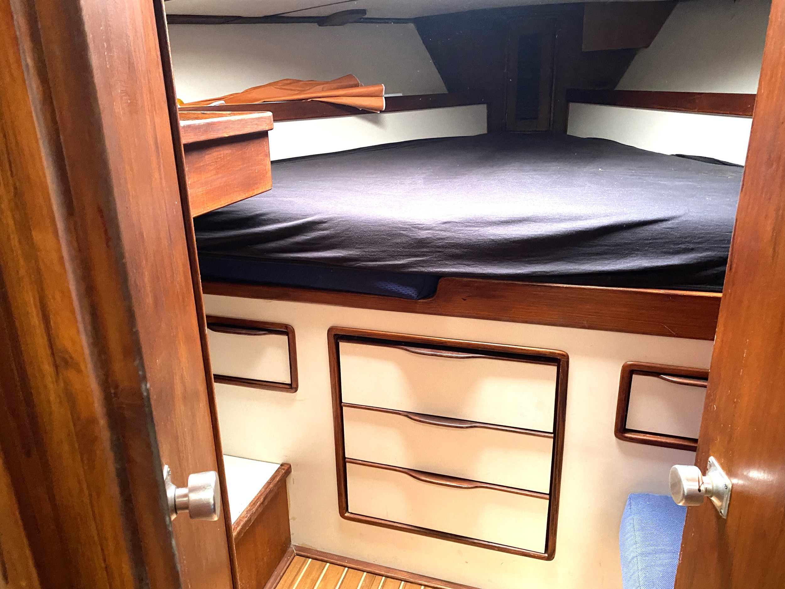 Irwin 49 Blue Water Cruiser — foto 28 van 35