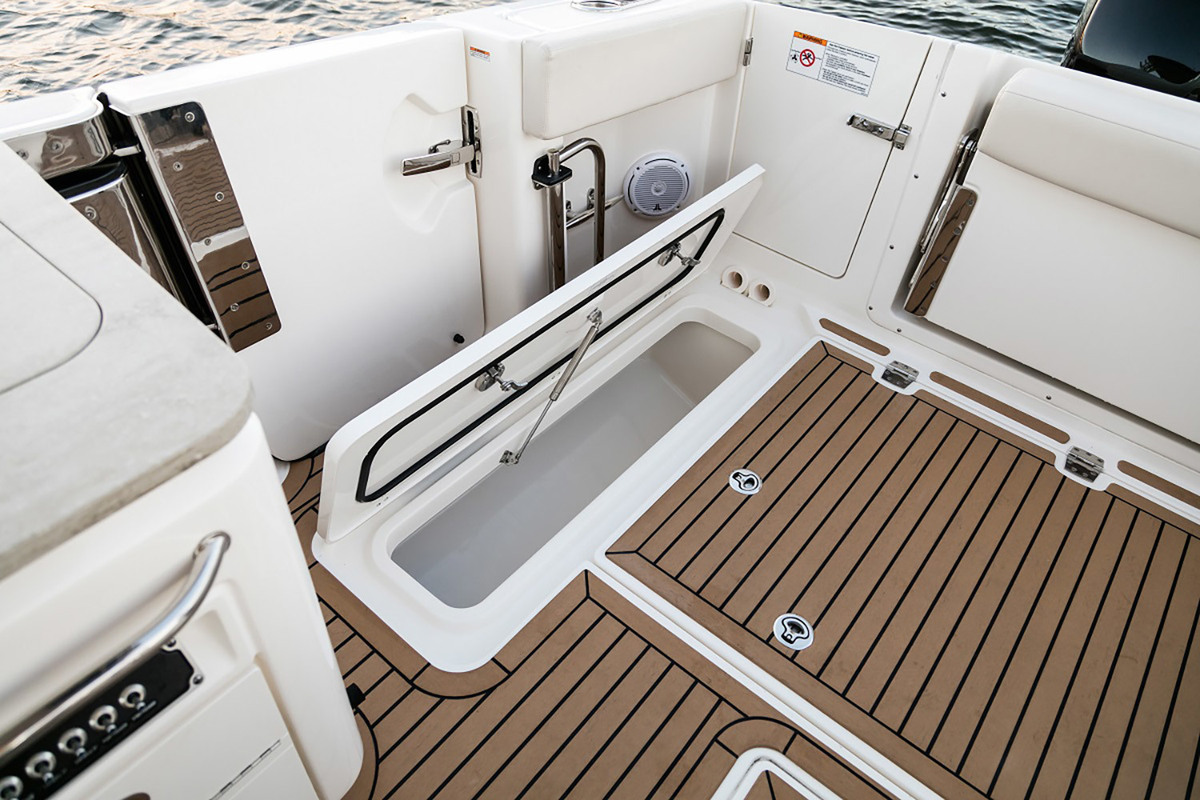 Boston Whaler 320 Vantage — foto 18 van 20