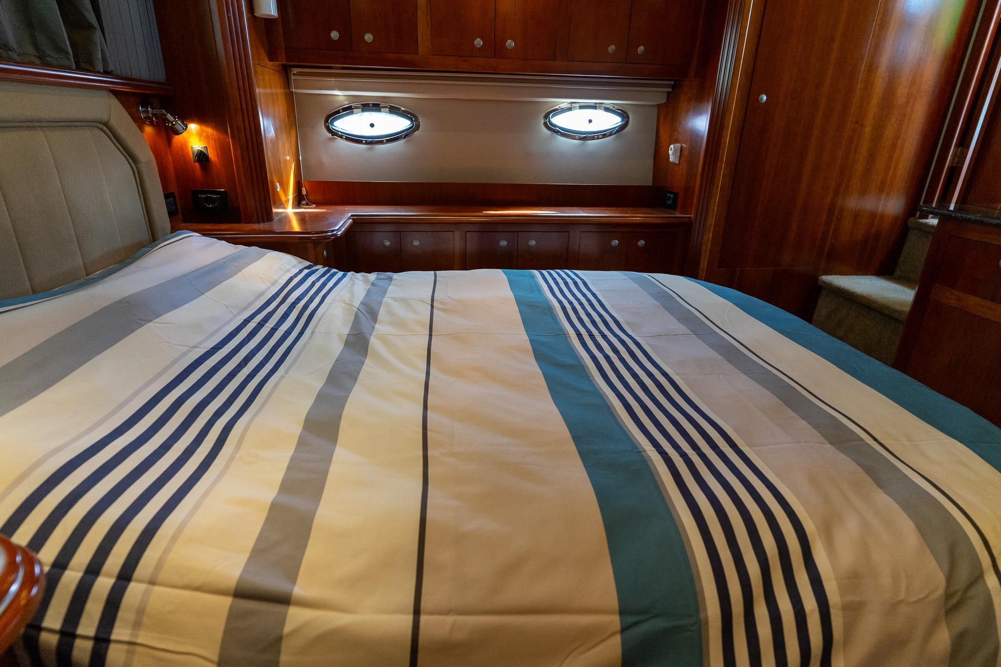 Cruisers Yachts 415 Express Motoryacht — foto 18 van 100