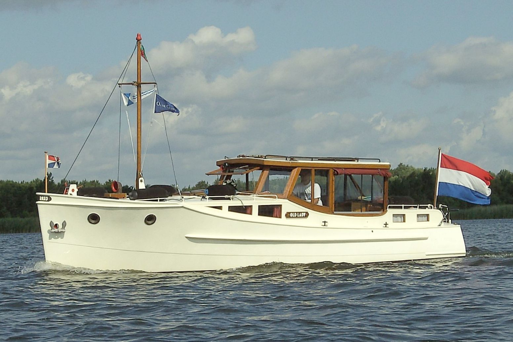 Bakdekker Met kofferdek en achterkajuit 