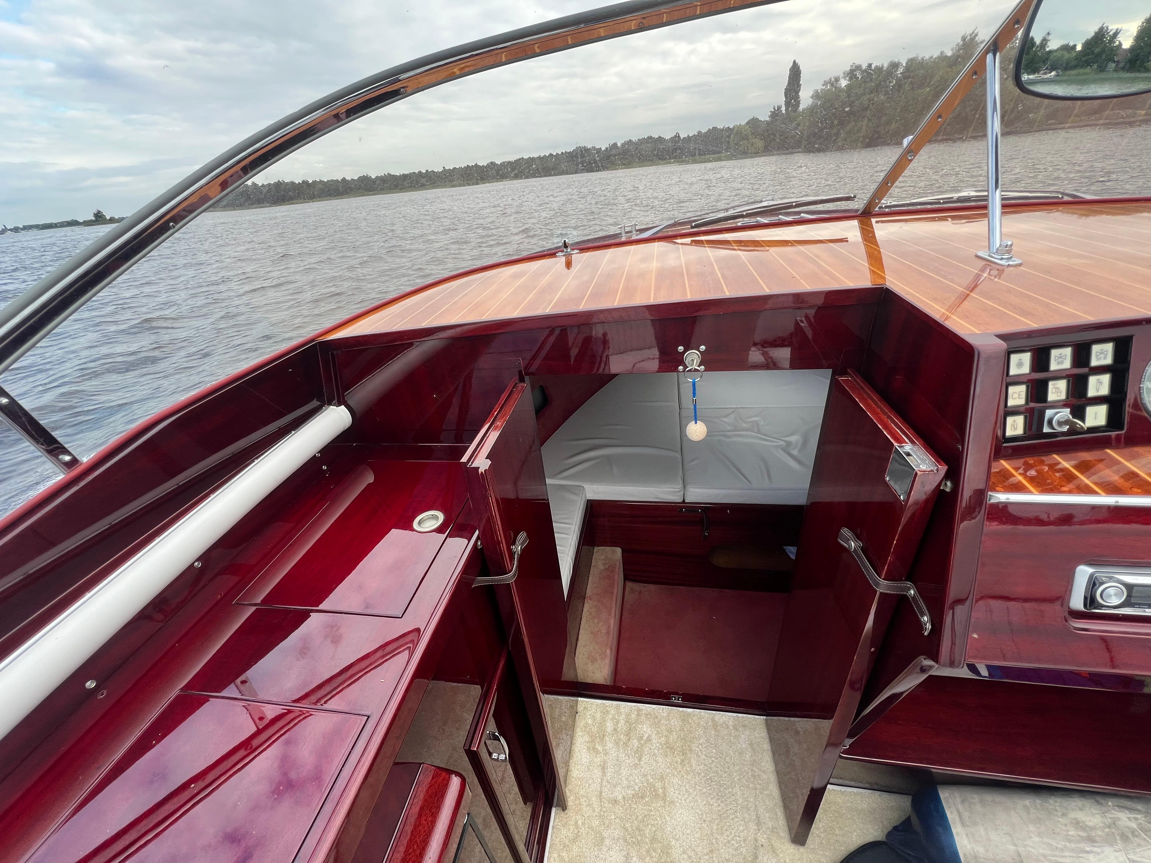 Boesch 850 Runabout Deluxe — foto 36 van 40