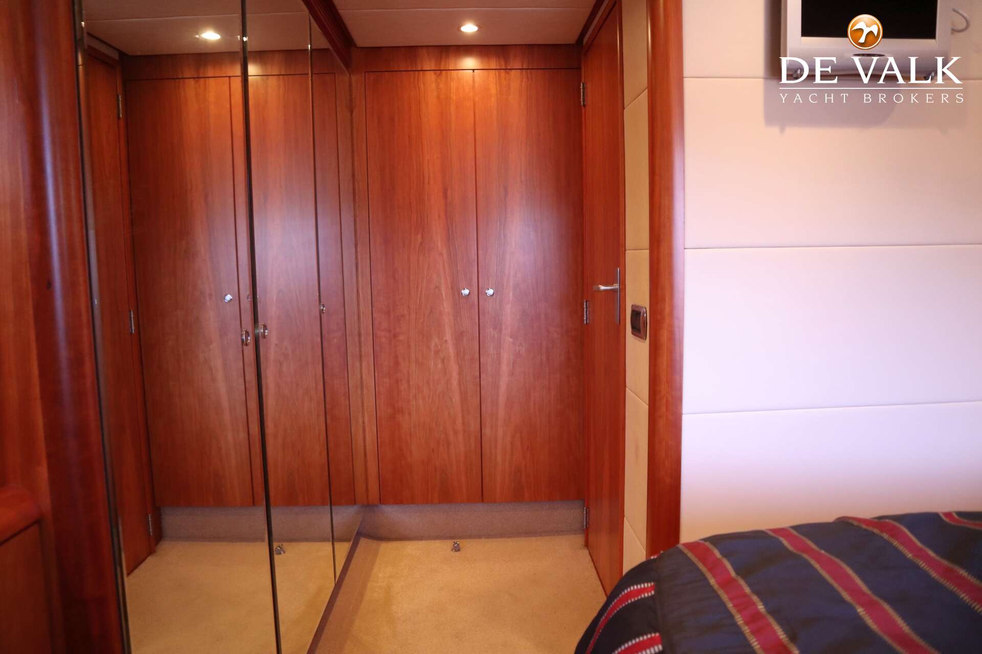 Van der Valk Continental 15.50 FR — foto 33 van 42