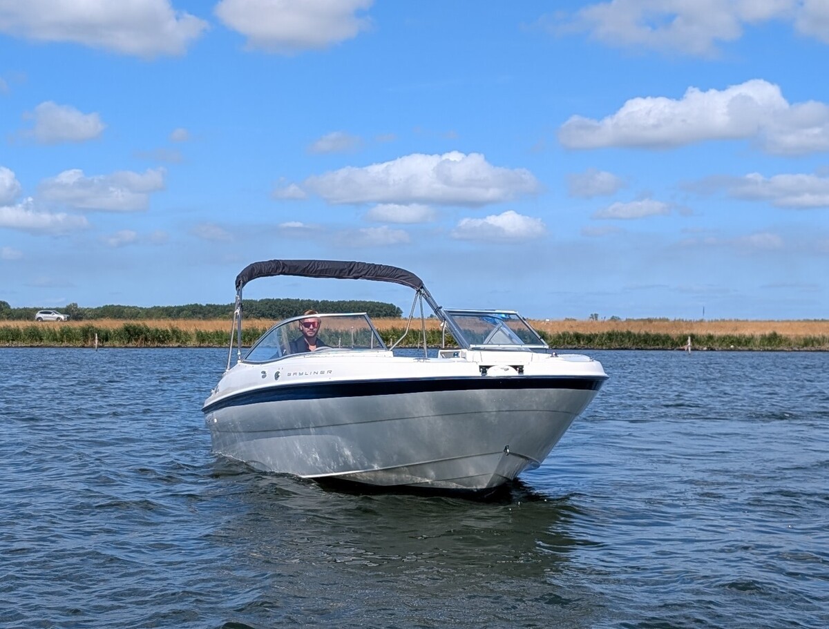 Bayliner 219 SD — foto 3 van 48