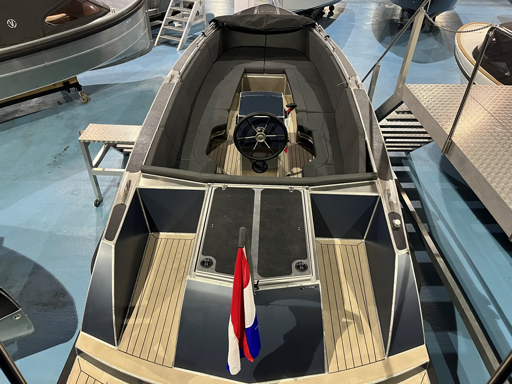 Van Vossen VanVossen Tender 777 met Honda 150 pk — foto 5 van 10