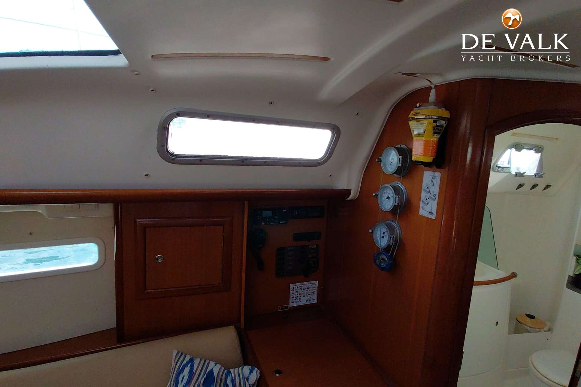 Beneteau Oceanis 323 — foto 24 van 25