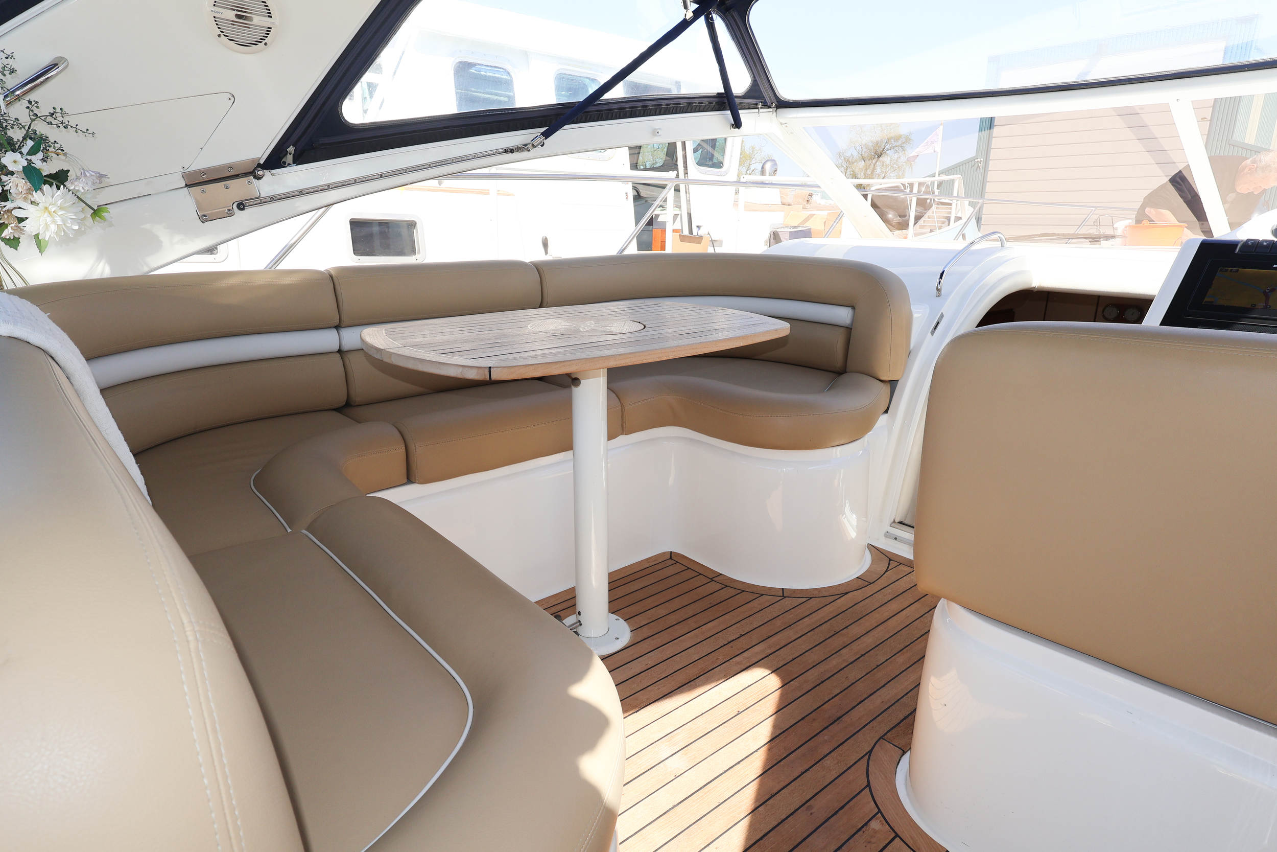 Princess V42 — foto 9 van 42
