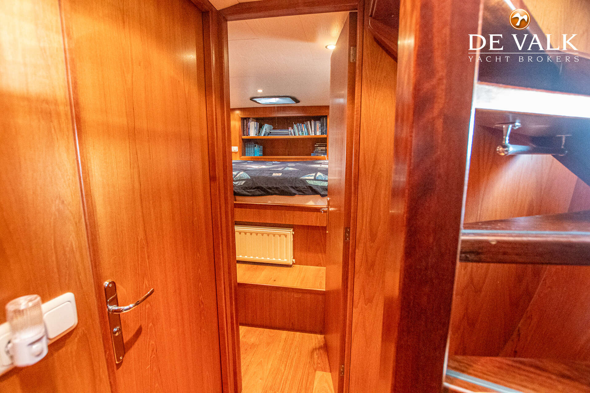 Custom Built Live Aboard 1800 — foto 31 van 45