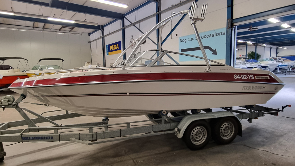 Four Winns 190LE Met 5.0 V8, trailer en waketower — foto 4 van 17