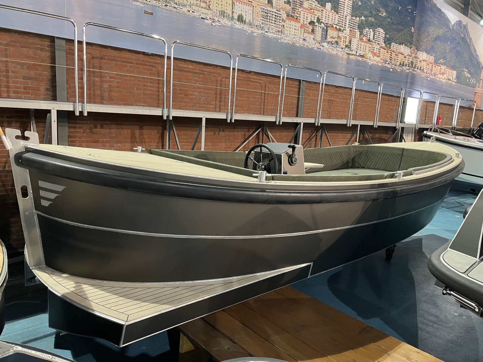 Van VossenSloep 700 met Honda 60 pk!