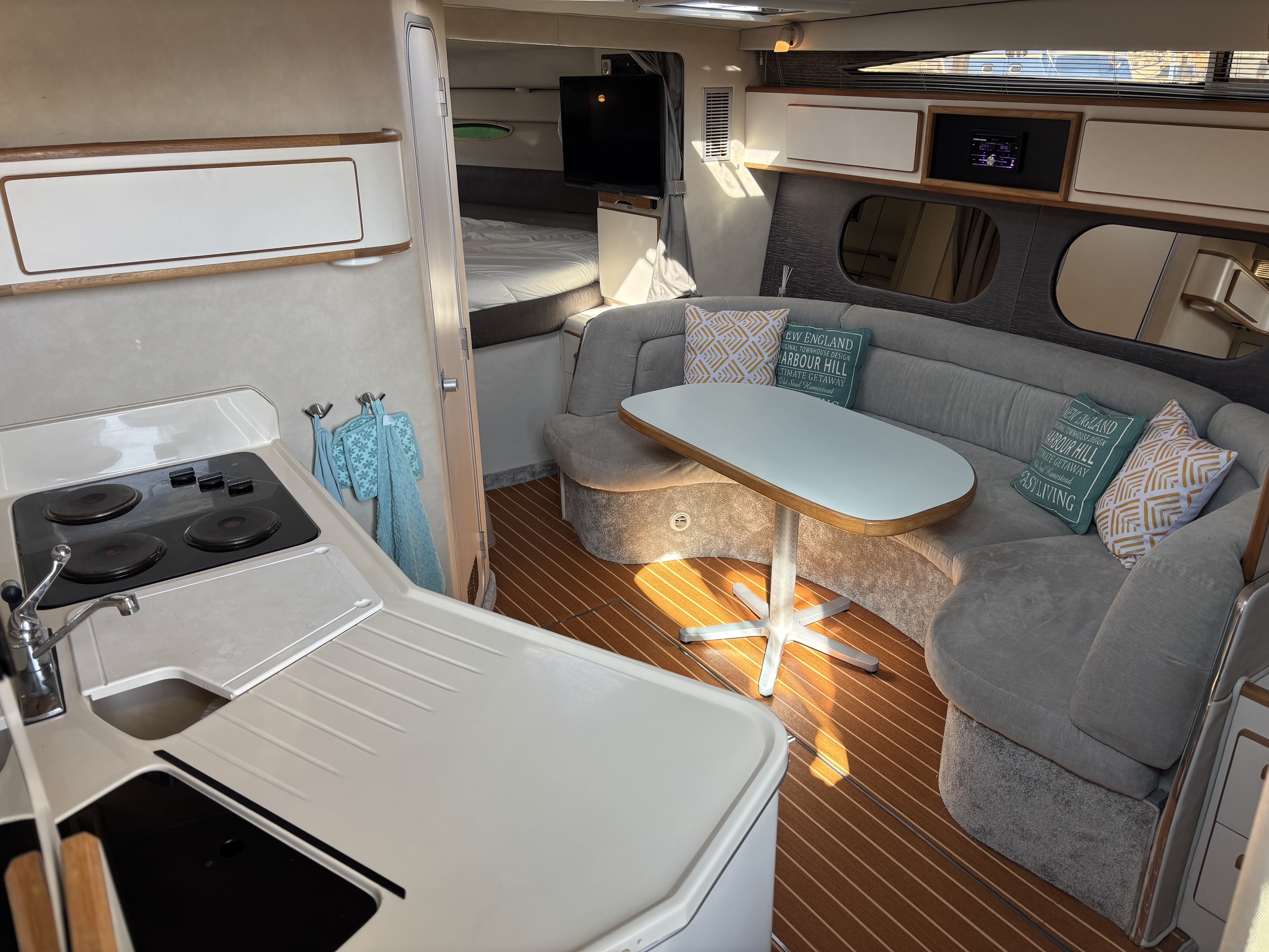 Sea Ray 370 Sundancer — foto 9 van 15