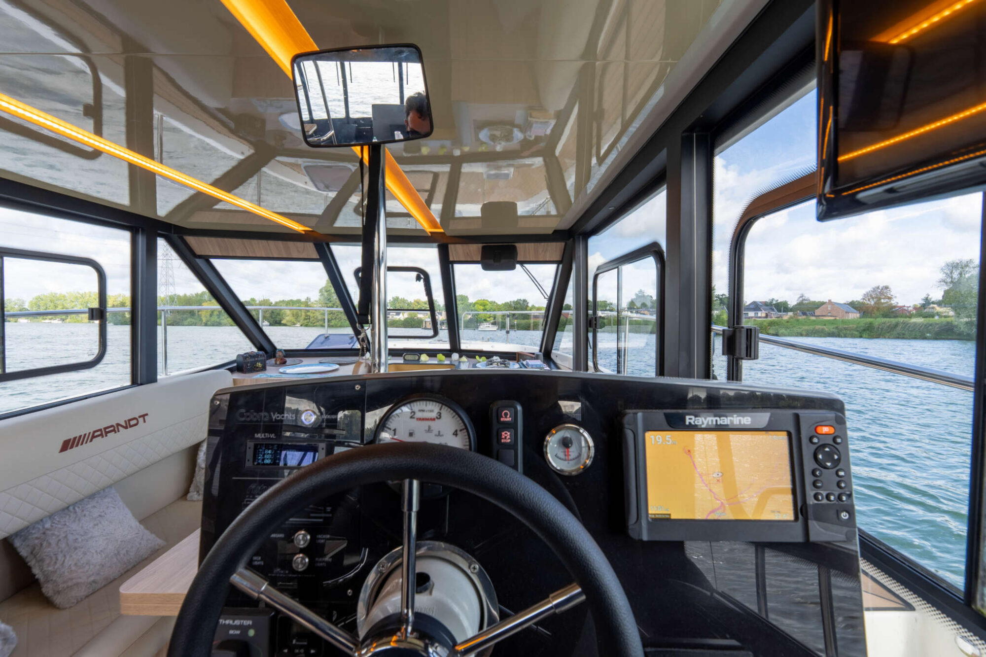 Cobra Yachts Futura 40 Grand Horizon — foto 7 van 55