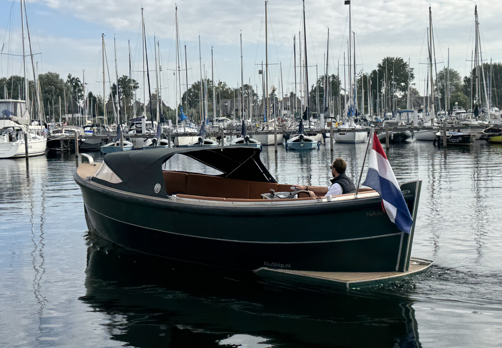 AluShip E-700 sloep — foto 21 van 32