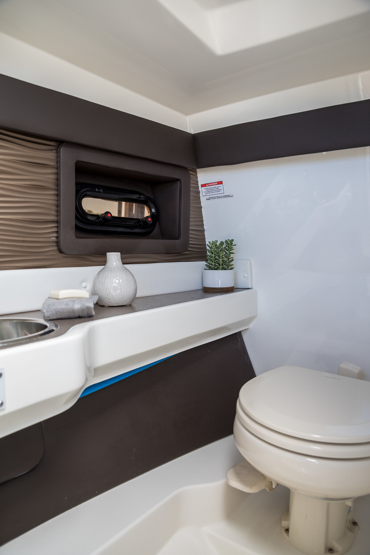 Sea Ray SLX 280 — foto 11 van 20