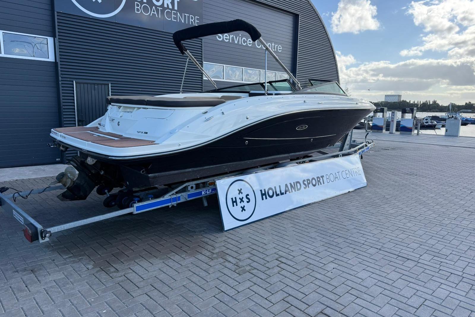 Sea Ray SPX 230 — foto 2 van 47