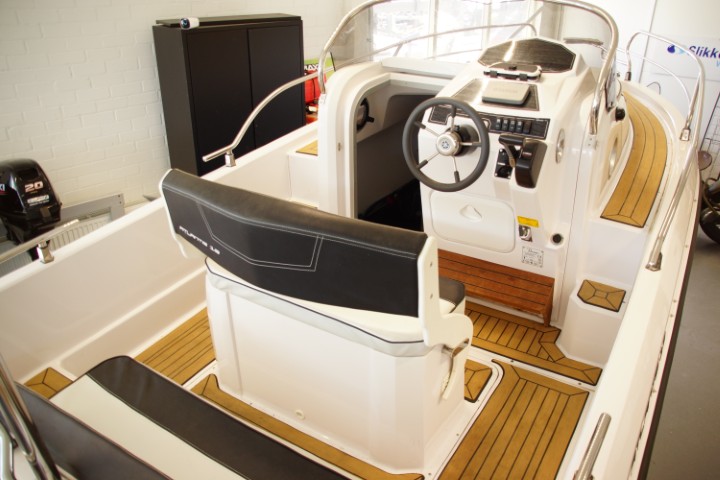 Ranieri Internationale Atlantis 19 incl. 130pk Yamaha en trailer — foto 3 van 25