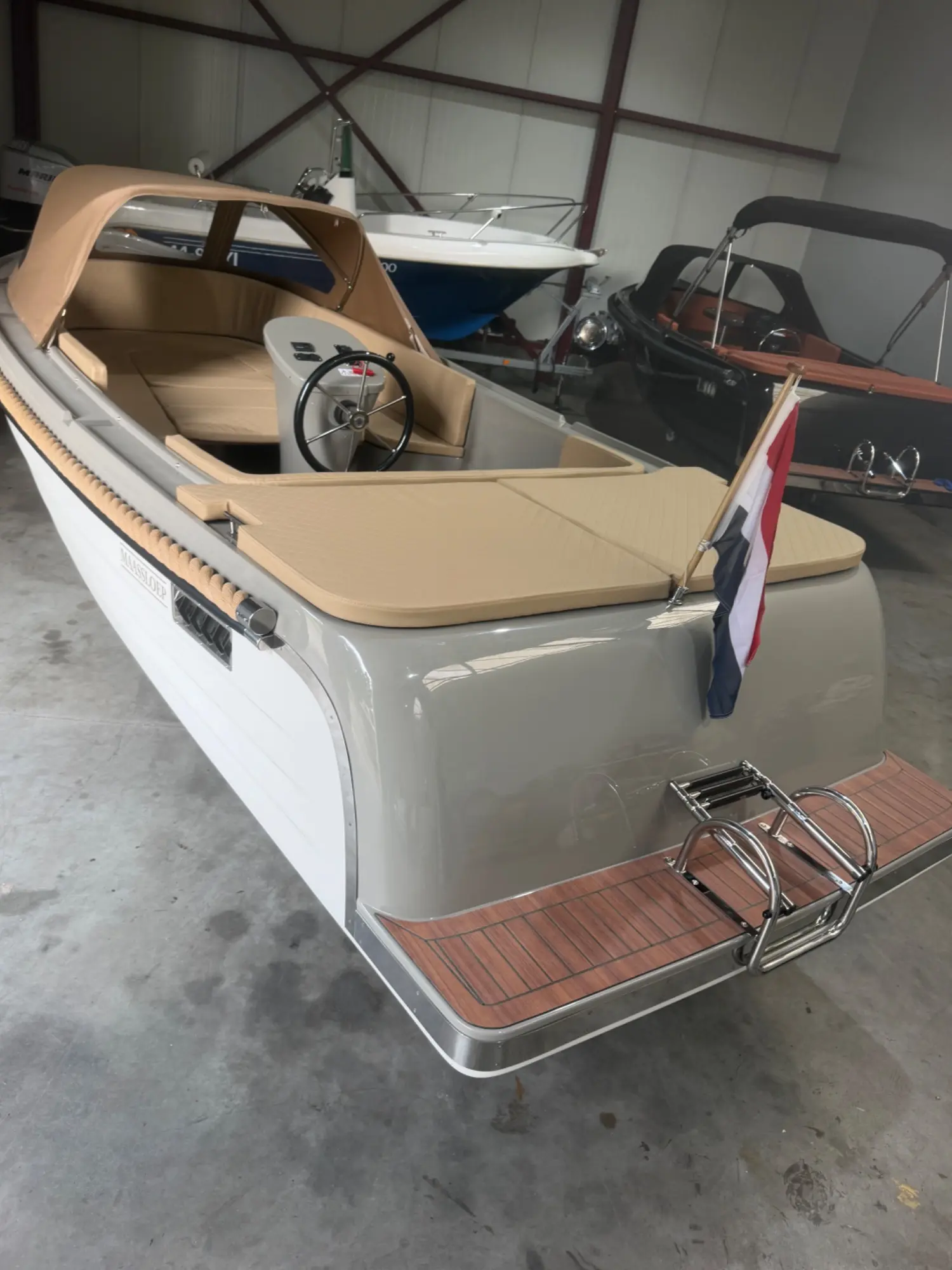 Maassloep 590 demo Honda 20pk van €22.950 voor €20.950,- — foto 1 van 13