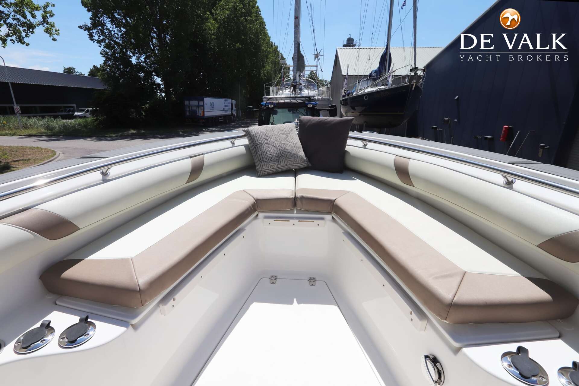 Boston Whaler 270 Outrage — foto 25 van 42