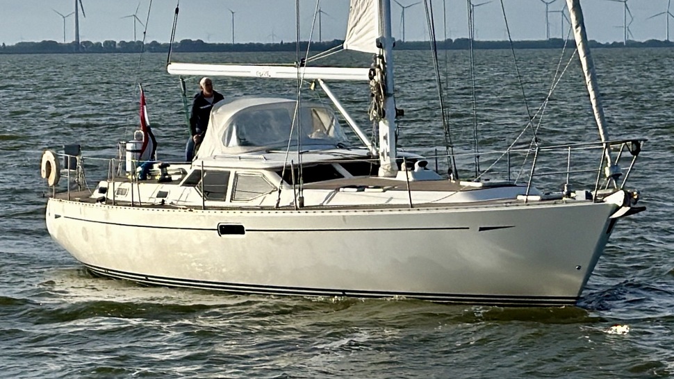 Oyster 45 Deck Saloon — foto 11 van 12