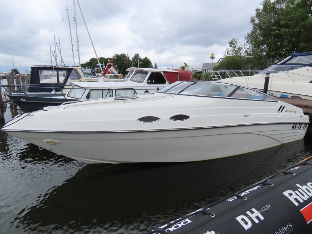 Celebrity 240 CC — foto 3 van 19