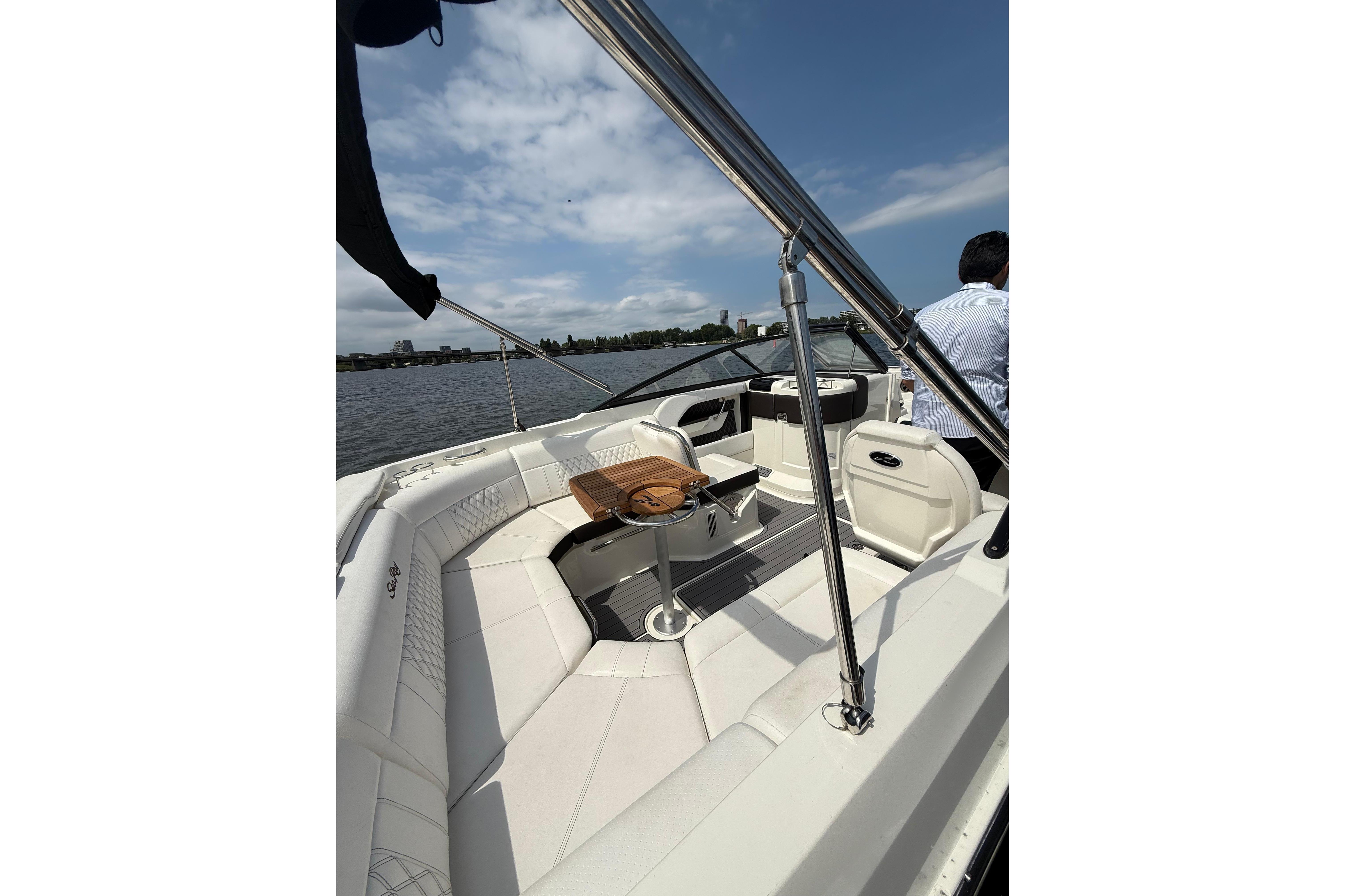 Sea Ray SLX 250 — foto 3 van 11