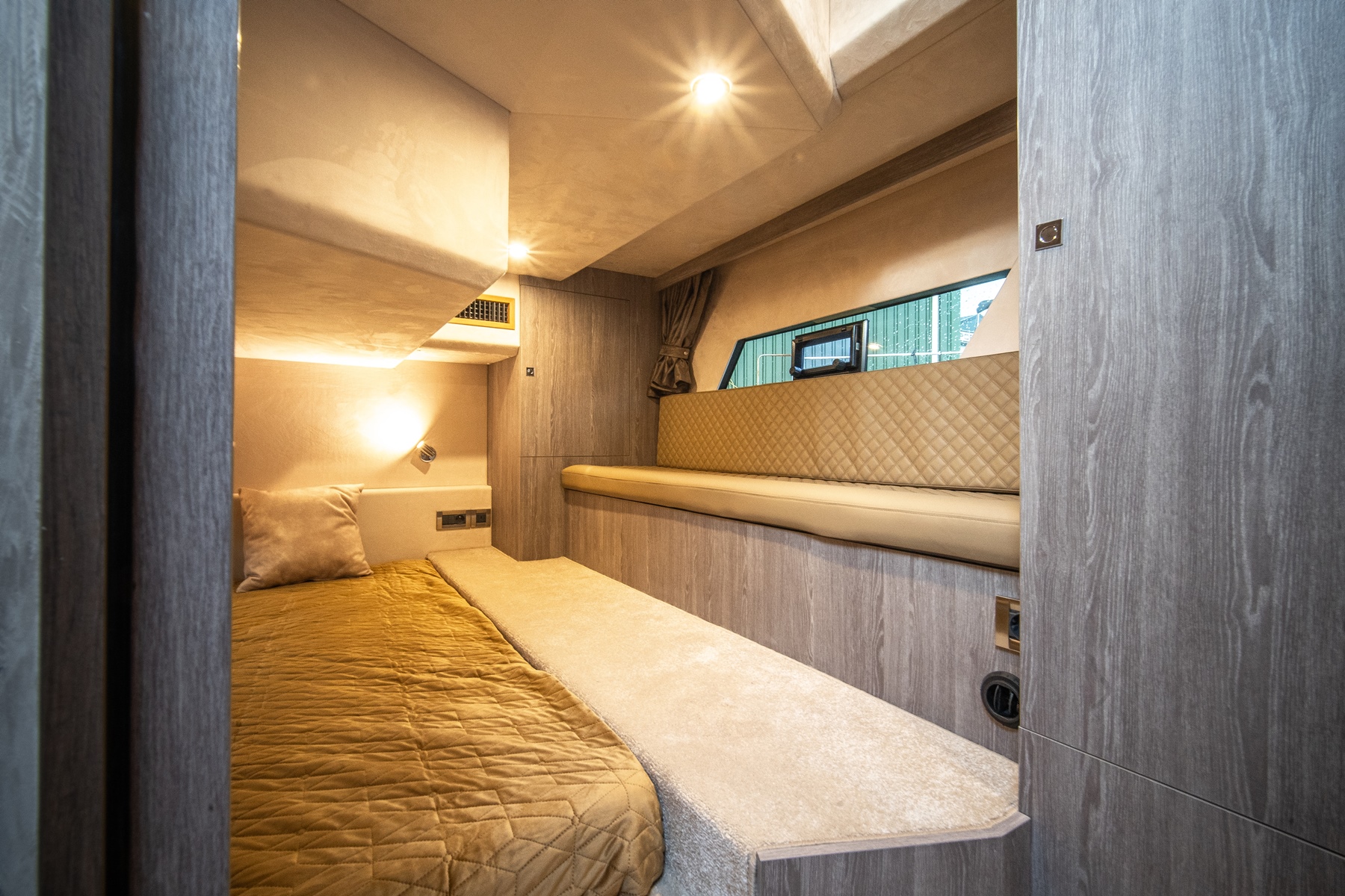 Maxima Boats 37 met Yanmar 320 pk — foto 5 van 16