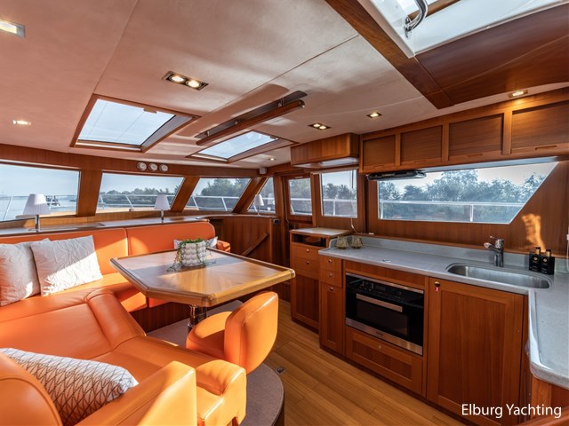 Trader 42 - Cabrio — foto 18 van 76