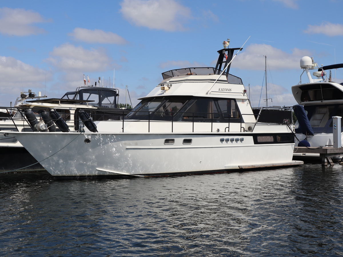 Cascaruda 1200 Flybridge