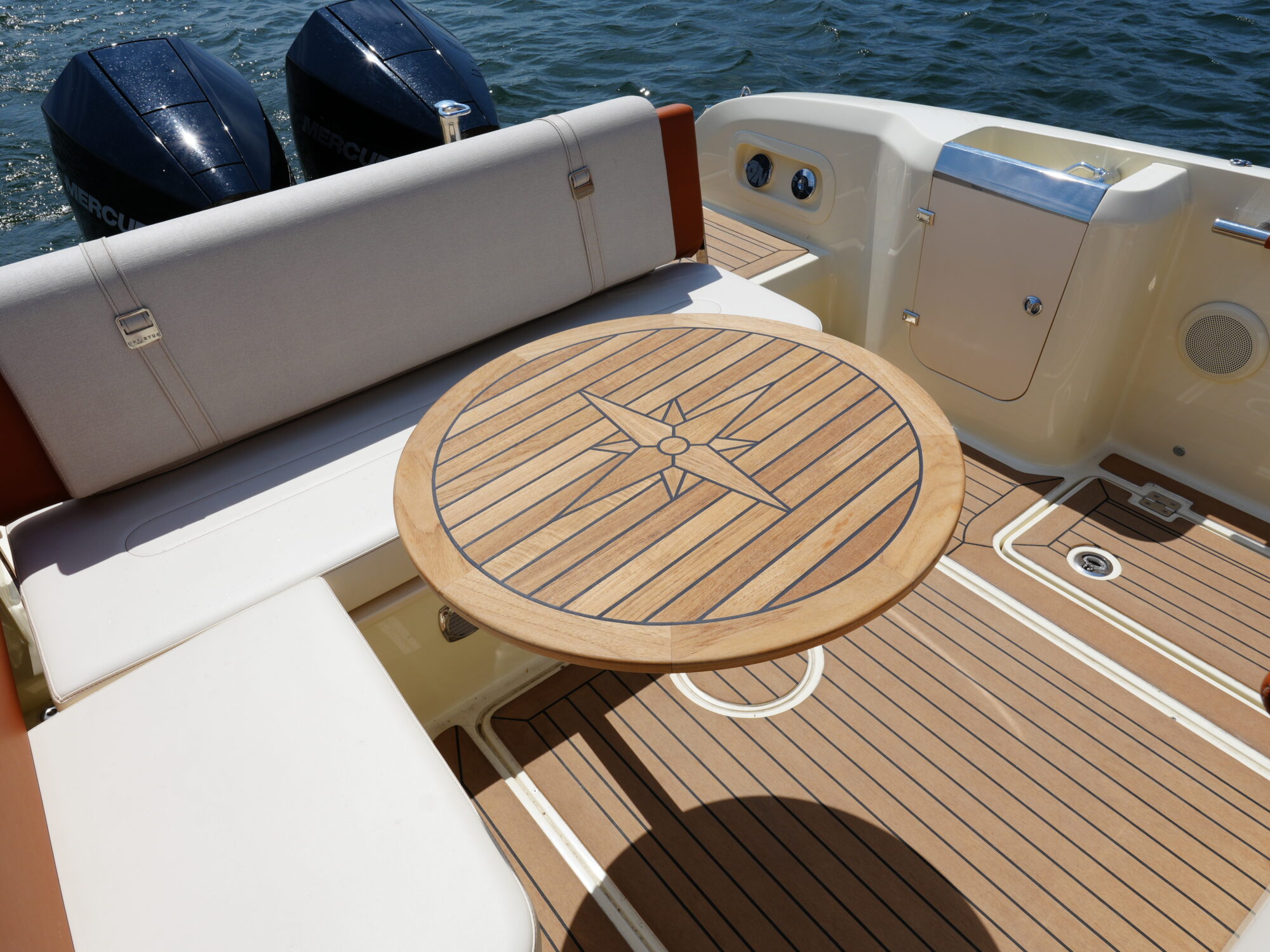 Invictus 270 CX — foto 10 van 38