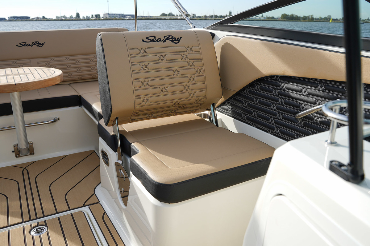 Sea Ray SPX 210 — foto 37 van 56
