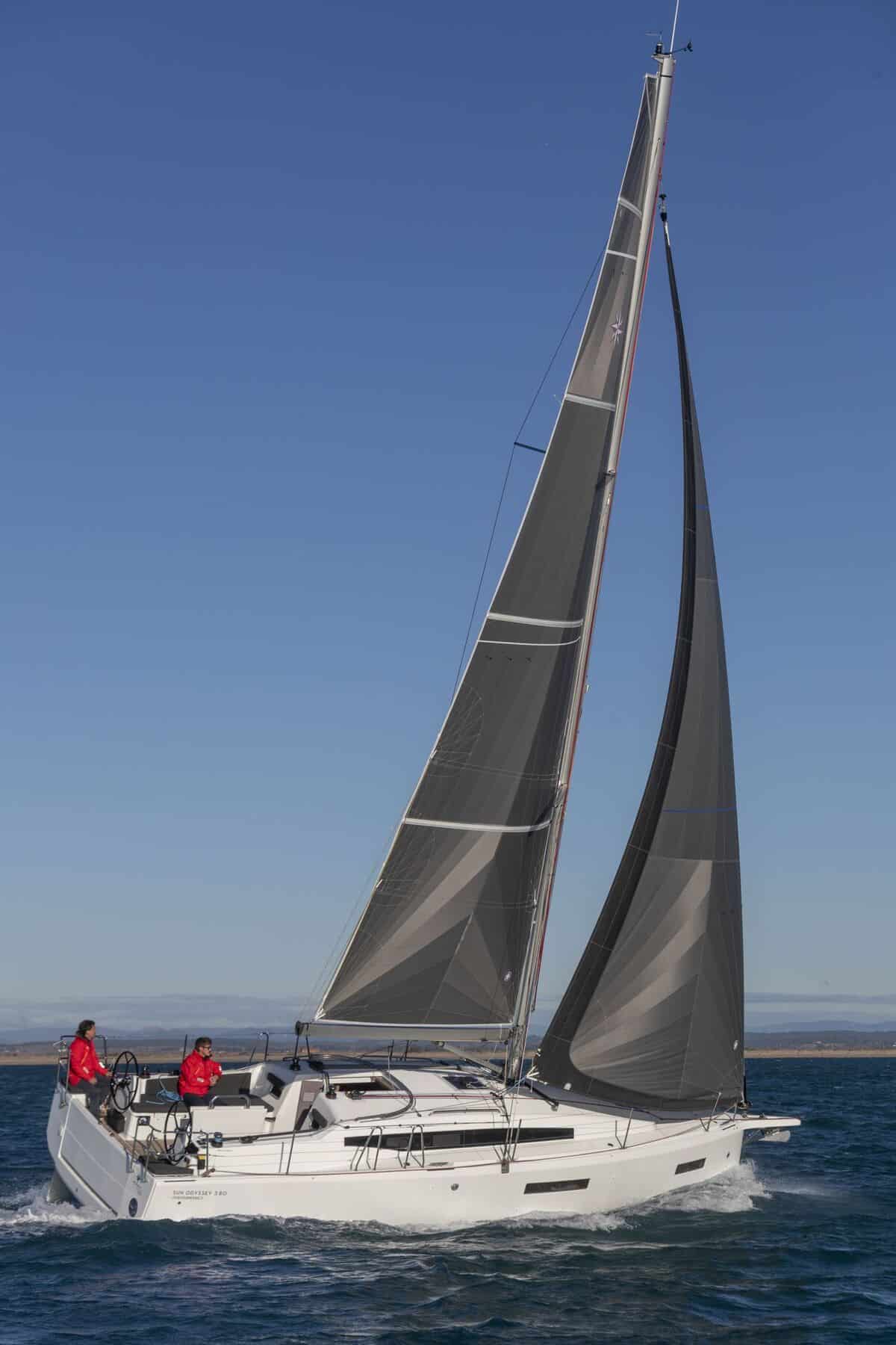 Jeanneau Sun Odyssey 380 — foto 7 van 12