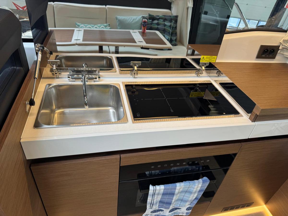 JEANNEAU NC37 met slechts 87 uur! — foto 33 van 42