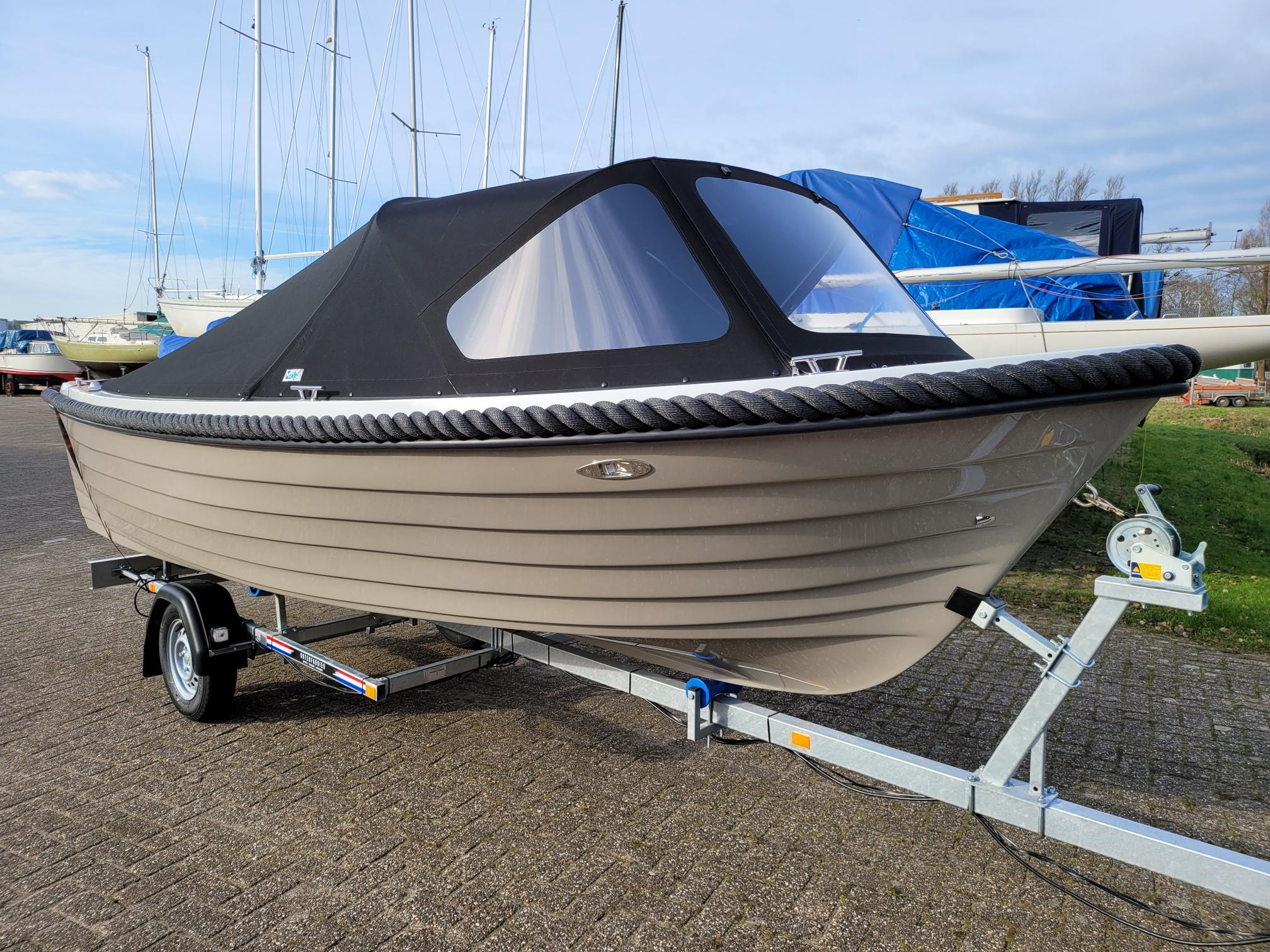 Amigo 550 Prestige — foto 3 van 17