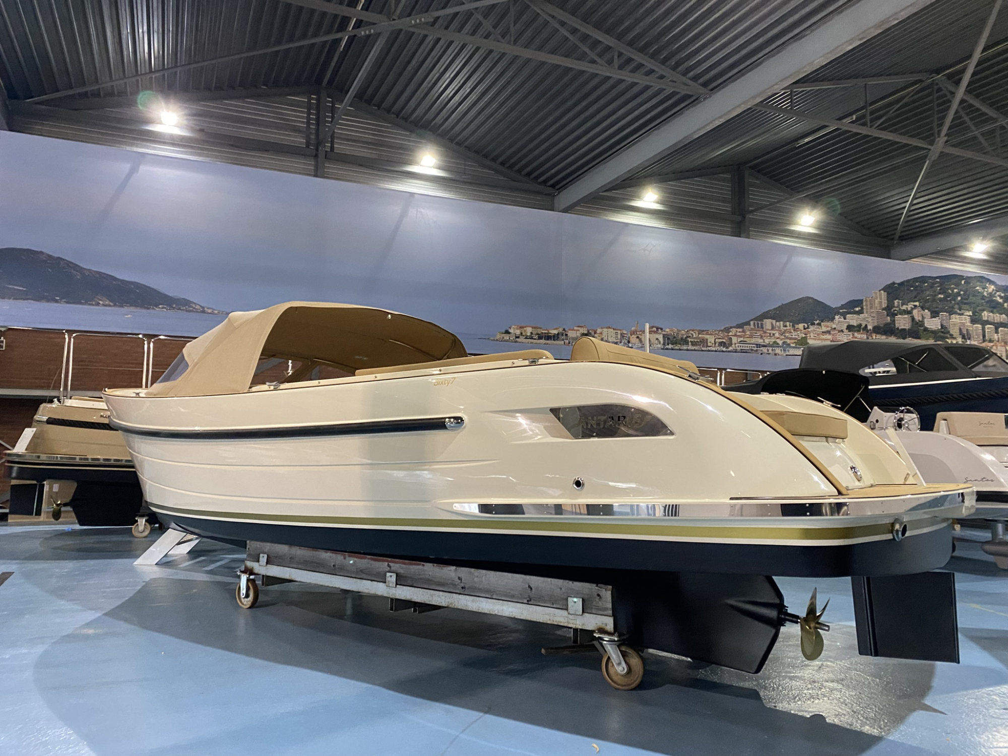 Antaris Sixty7 met Vetus 42 pk creme op voorraad! — foto 2 van 9