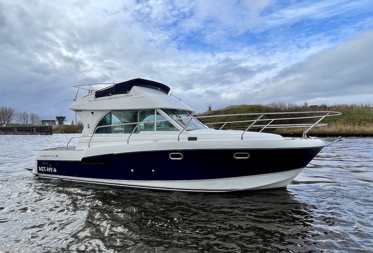 Beneteau Antares 9.80