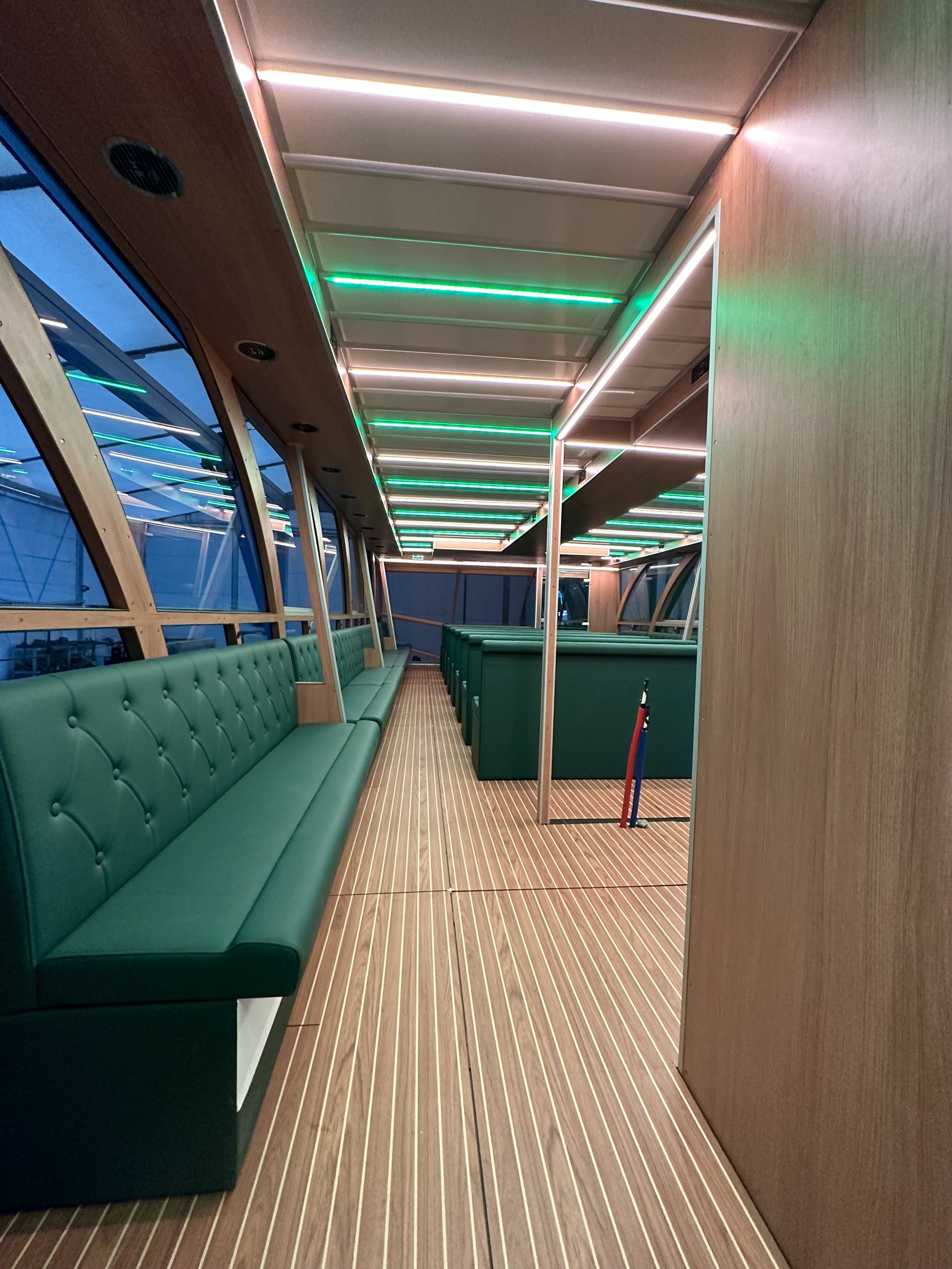Holiday Boat Sundeck 57 Passenger Catamaran — foto 25 van 39