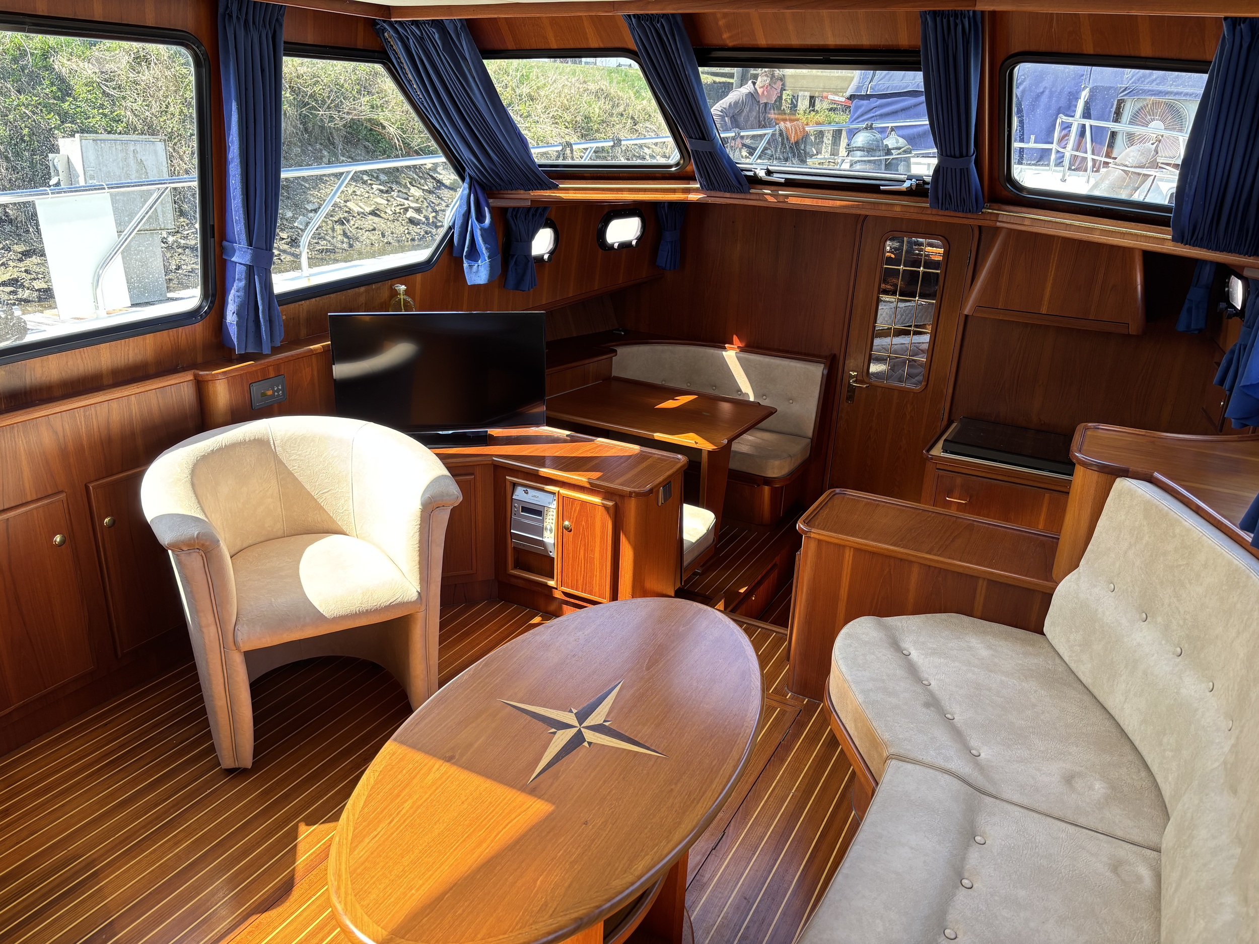 Explorer 45 — foto 13 van 31