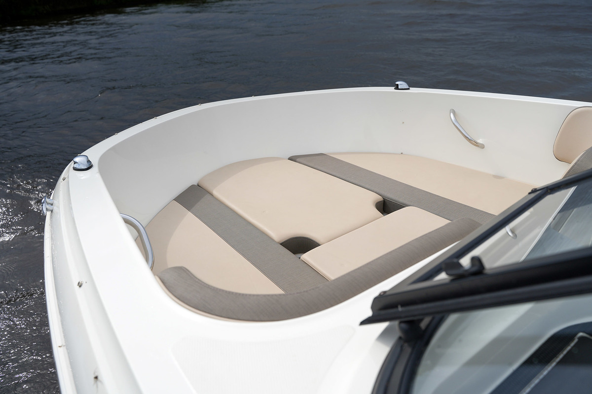 Bayliner VR4 — foto 14 van 36