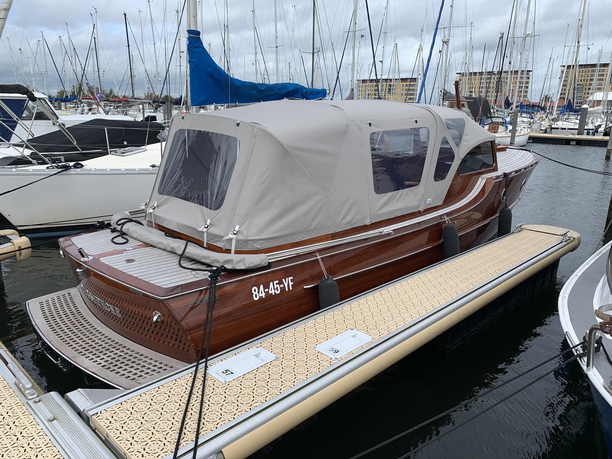 Rapsody 29 Ft. OC — foto 17 van 30