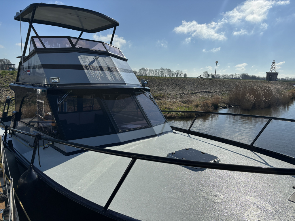 Striker 44 — foto 2 van 28
