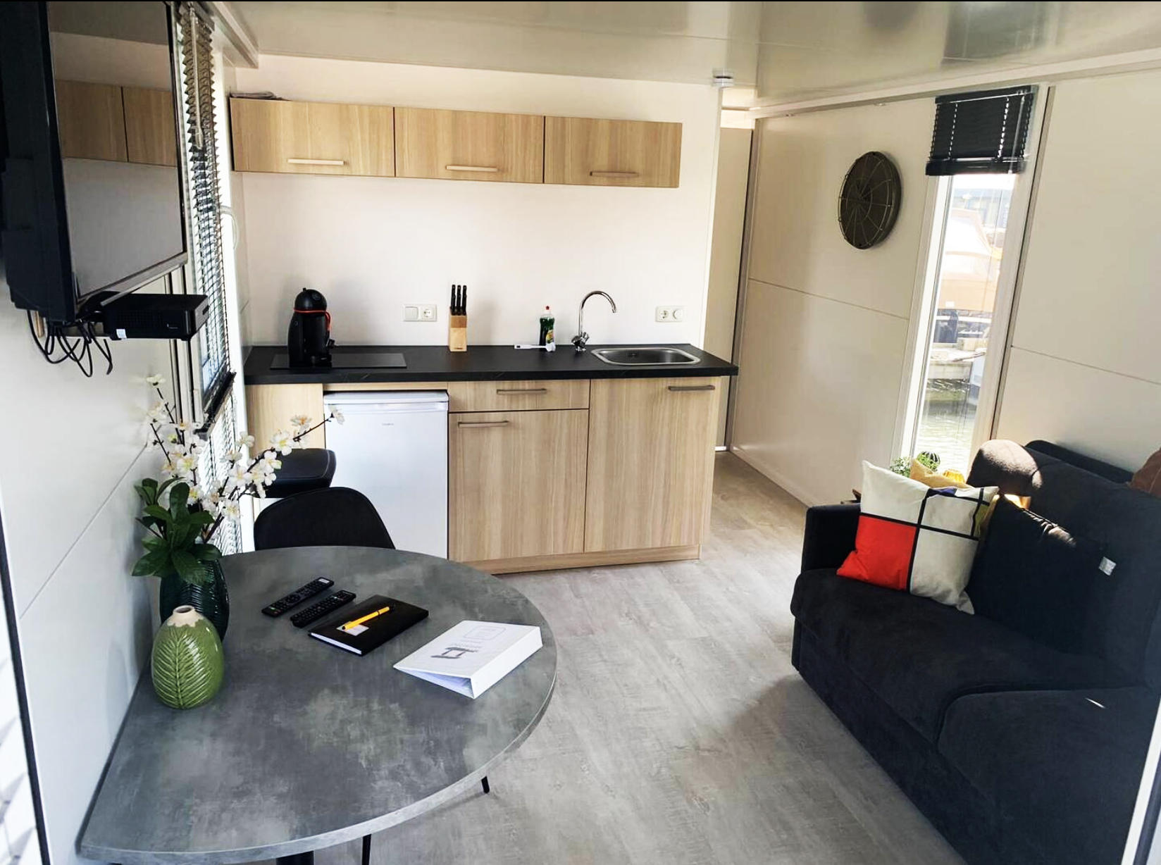 Havenlodge Houseboat 2018 — foto 5 van 21