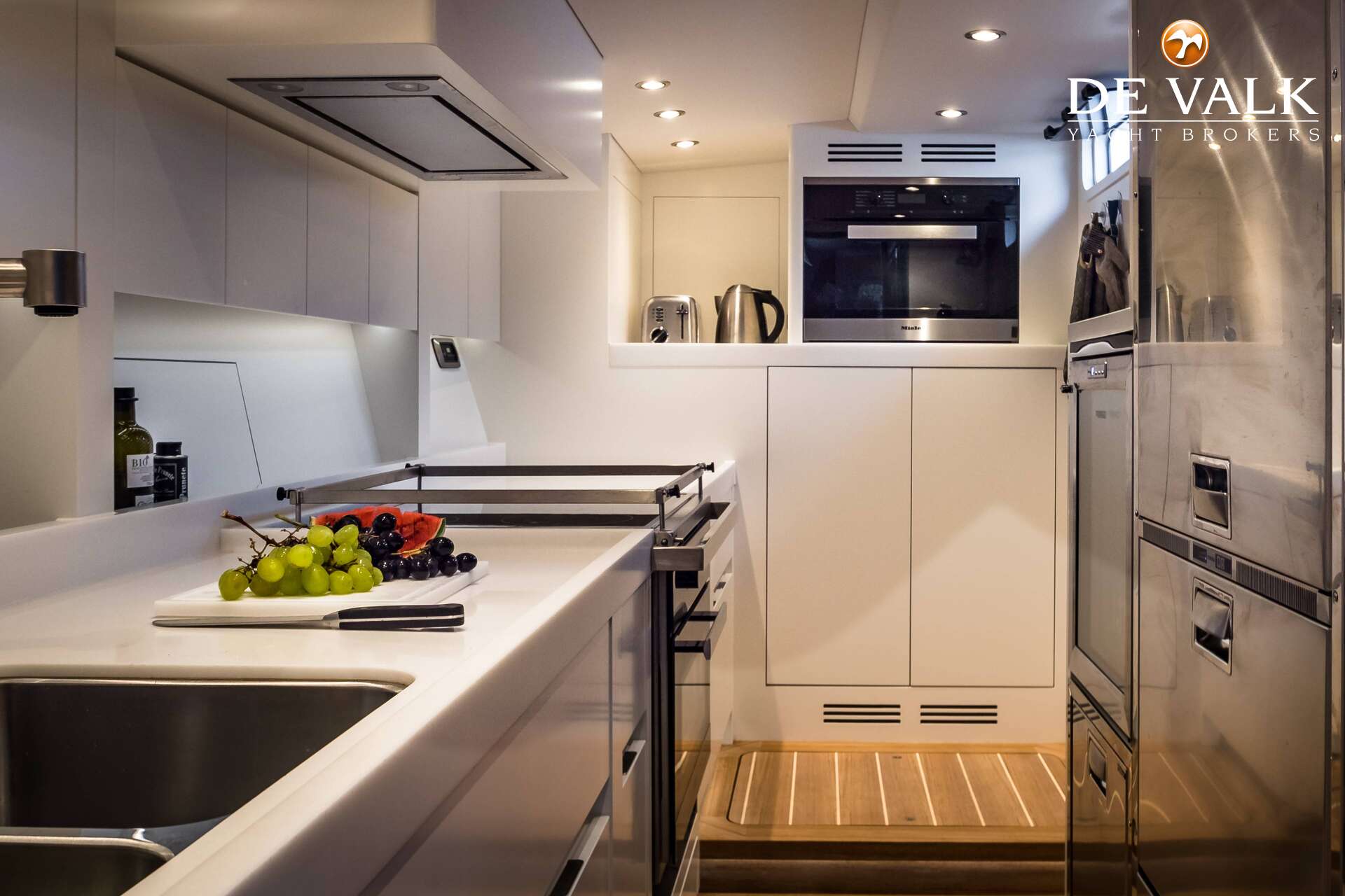 JFA Yachts 82 SY — foto 25 van 34
