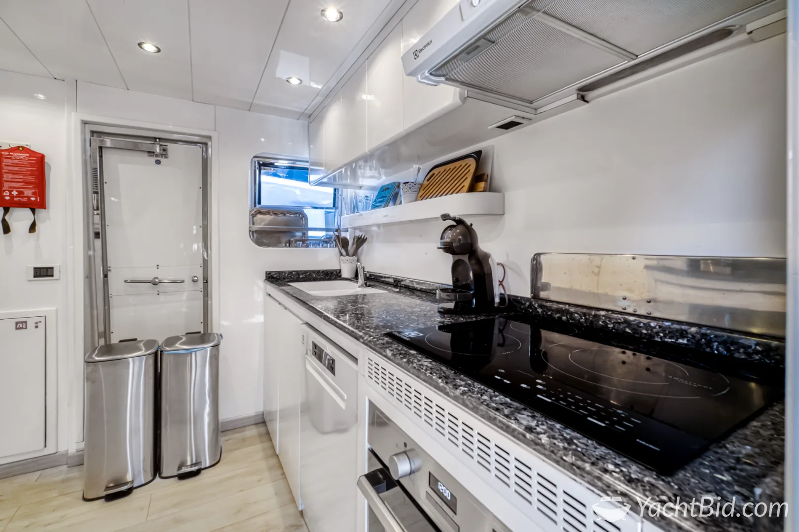 Falcon 82 — foto 7 van 12