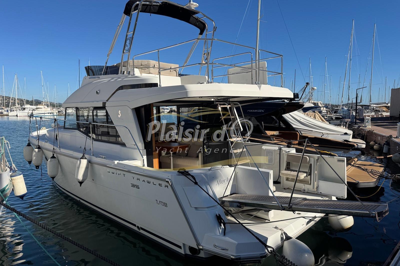 Beneteau Swift Trawler 35 — foto 3 van 57