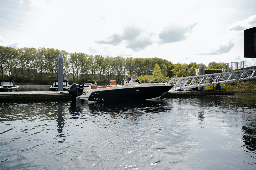  Invictus 240 fx — foto 6 van 16