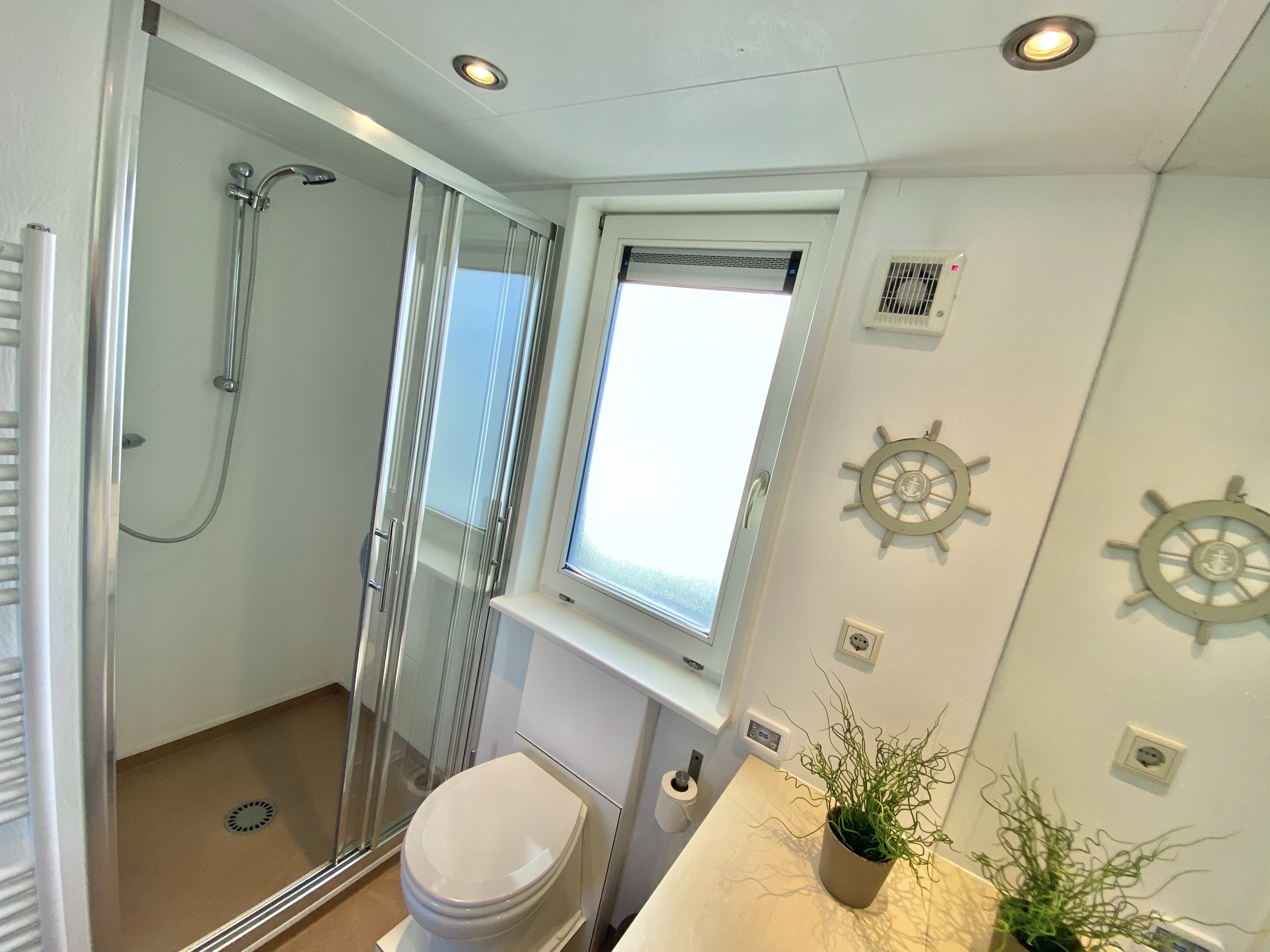 Prins HomeShip 1350 | VaarHuis | Houseboat | Flark | Varende Huisboot — foto 18 van 47