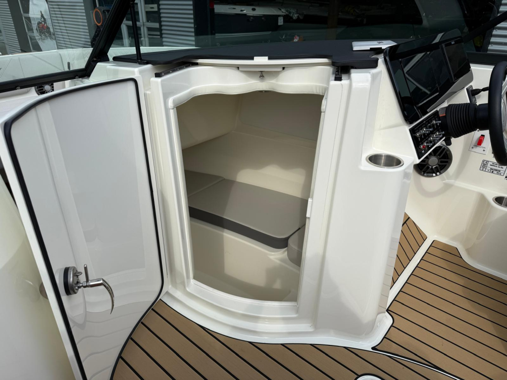 Sea Ray SDX 230 — foto 12 van 46