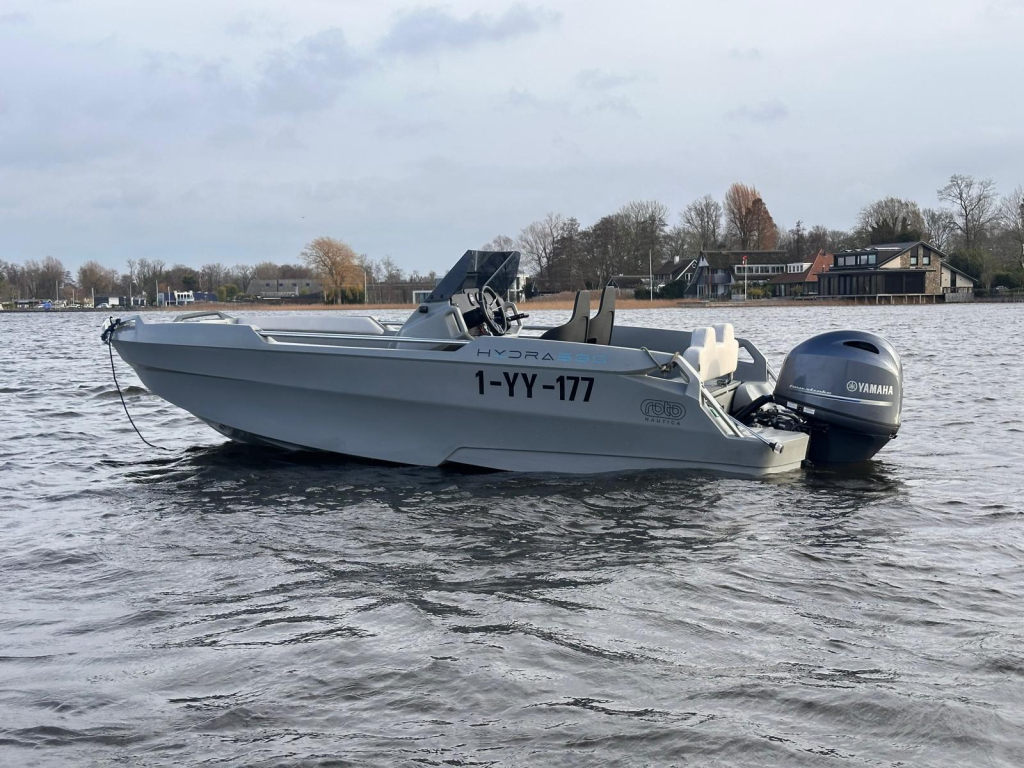 Roto Hydra 530 – Yamaha 100 PK | Slechts 32 vaaruren | Nu € 29.900,- HYDRA 530 — foto 2 van 14
