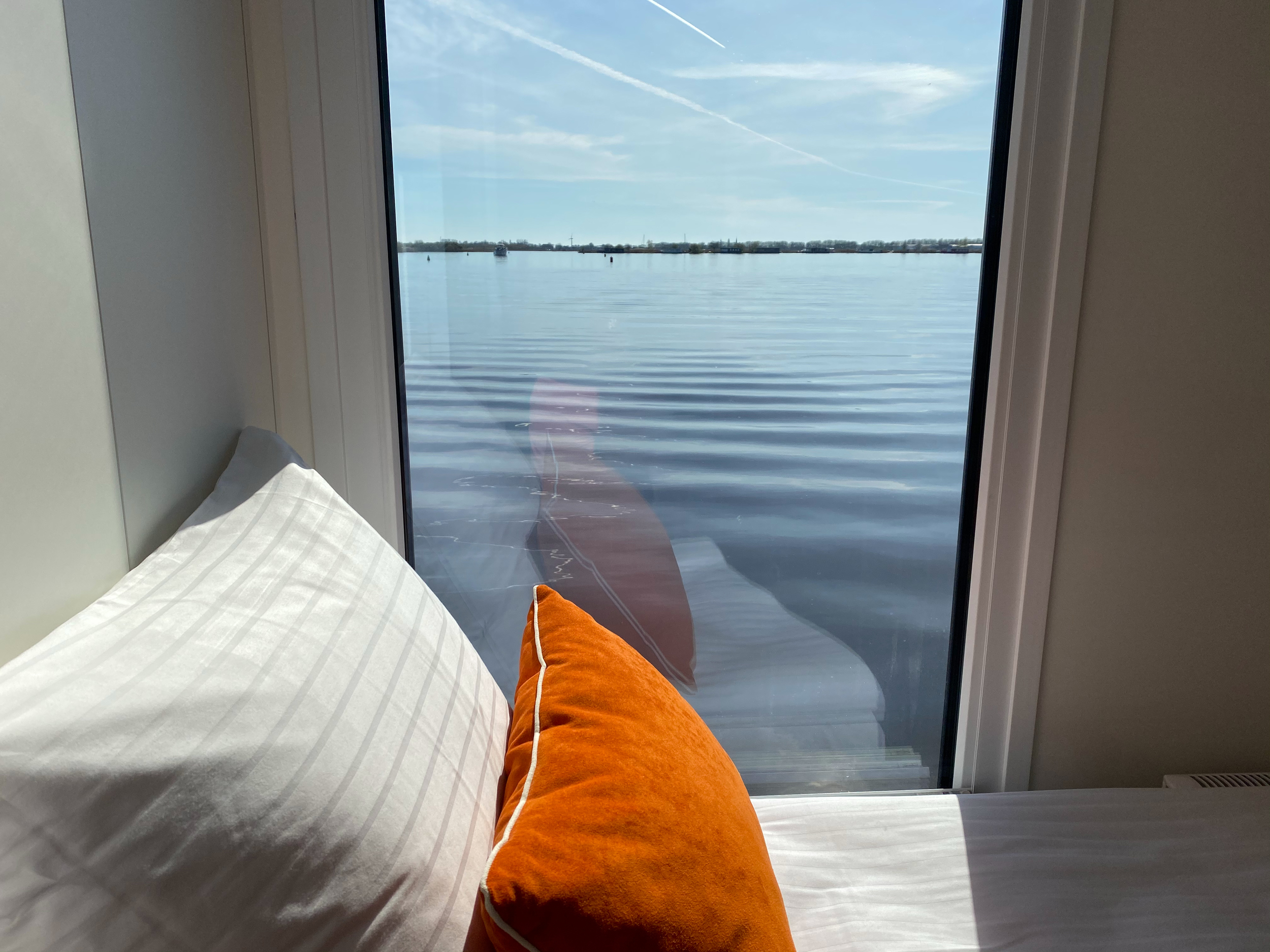 VaarAppartement 'Black Pearl' Houseboat - Panoramahut — foto 39 van 42