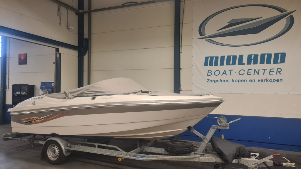 Starcraft C-star 1700 3.0 Mercruiser en trailer — foto 2 van 16